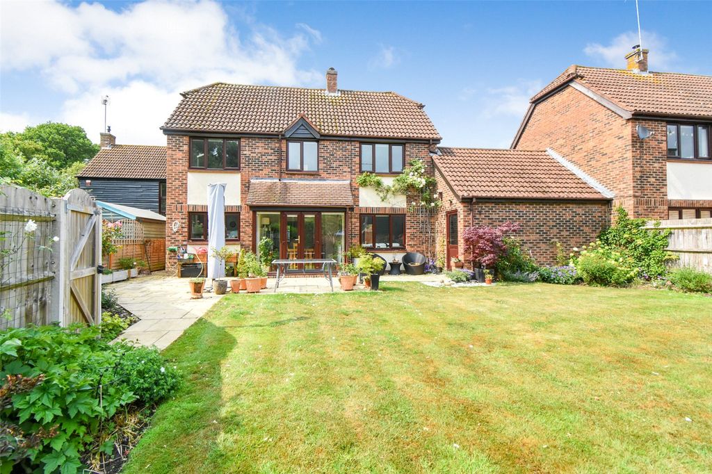 Property photo 2 of 17 Picture No. 16