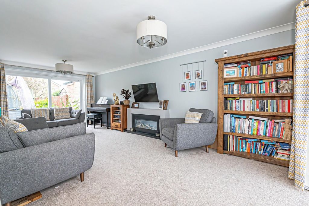 Property photo 2 of 21