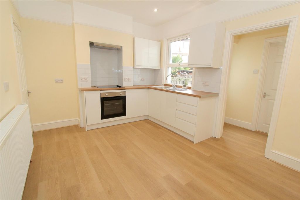 Property photo 2 of 14 Kit.Jpg