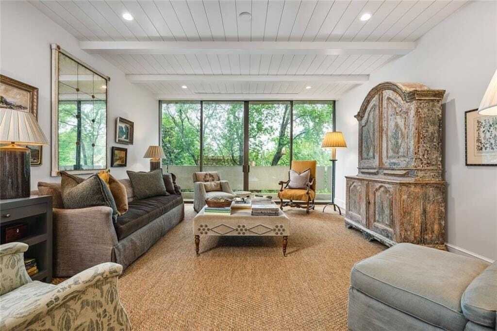 Property photo 1 of 31