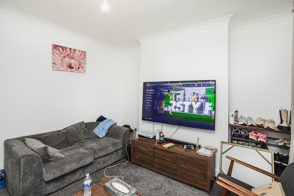 Property photo 3 of 26