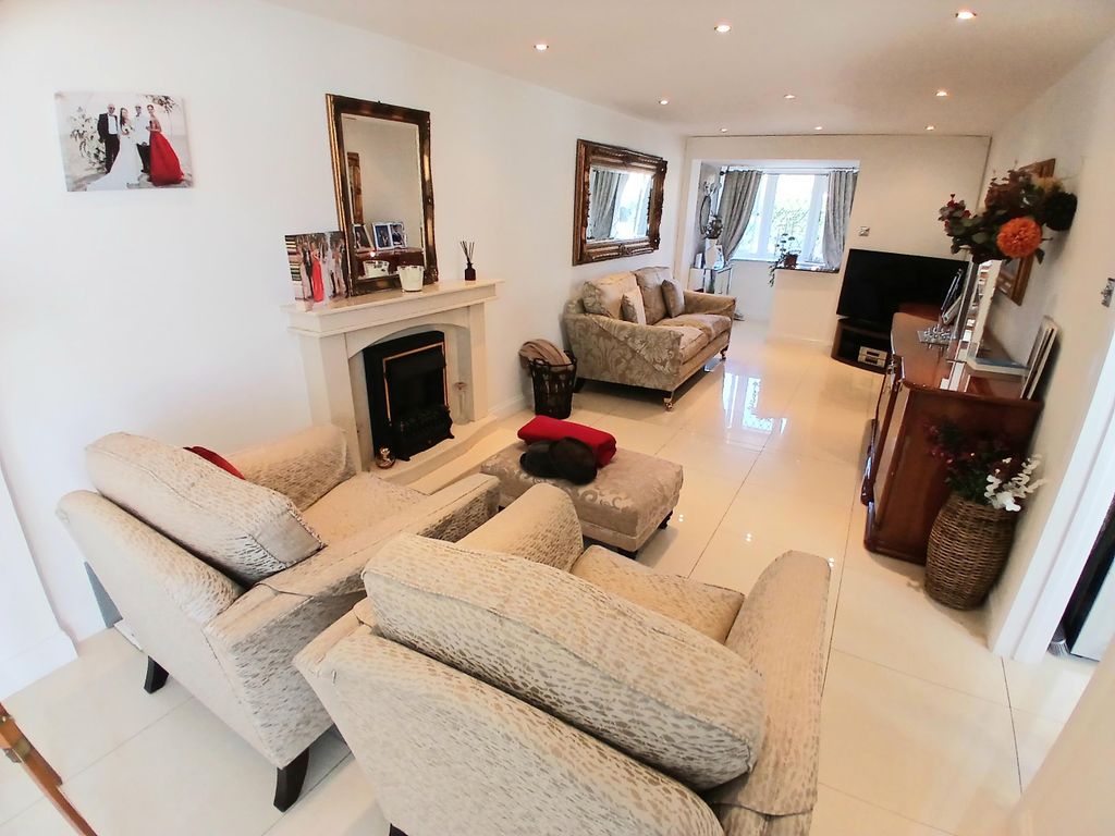 Property photo 3 of 33 Image