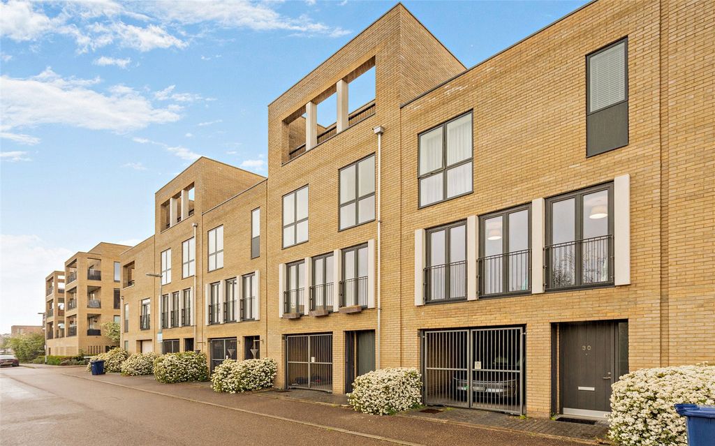 Property photo 1 of 21 Front