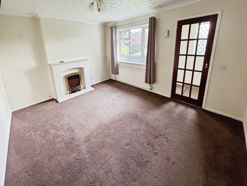 Property photo 2 of 11 Lounge