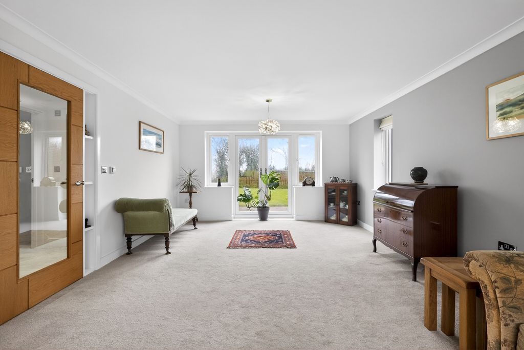 Property photo 3 of 33