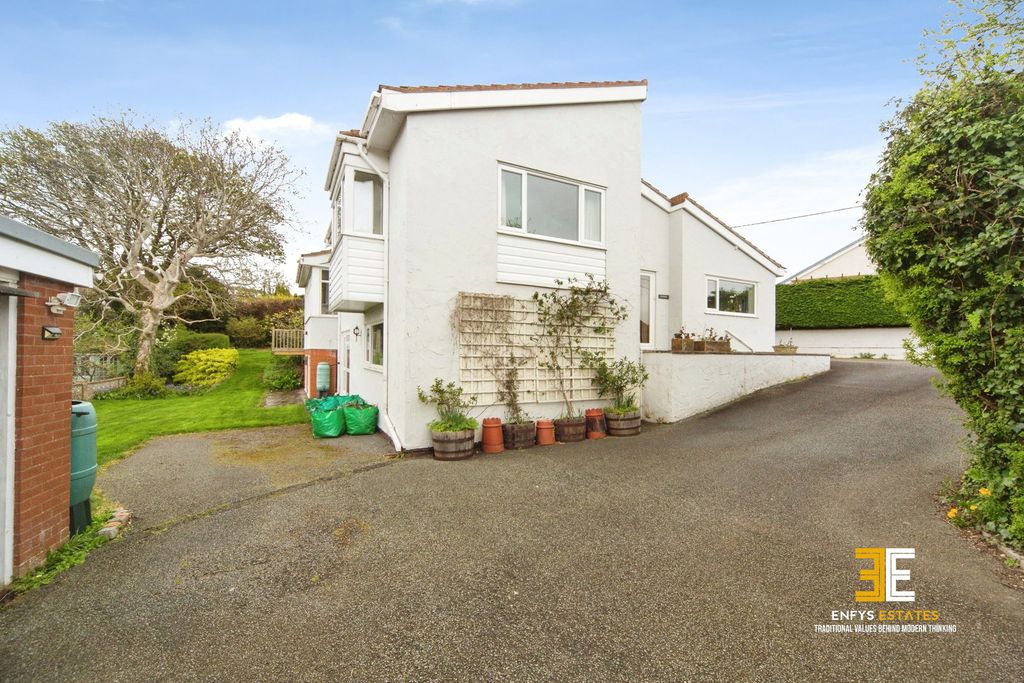 Property photo 1 of 26