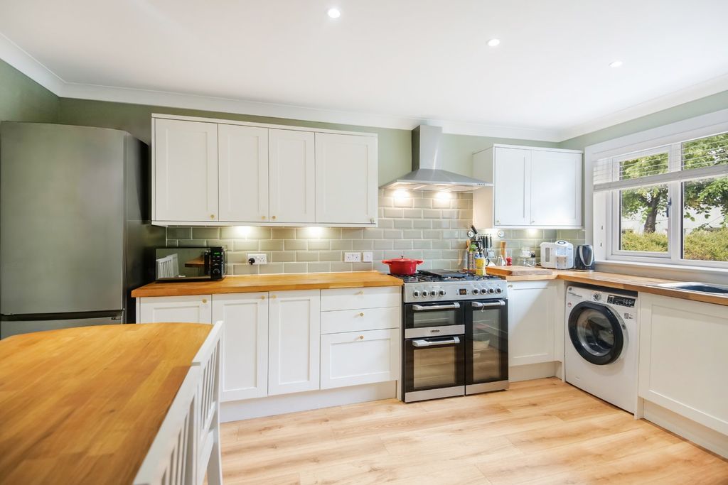 Property photo 3 of 13 Kitchen