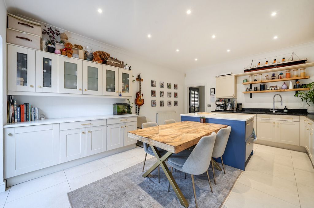 Property photo 3 of 11 1492364-1-6A551F4...