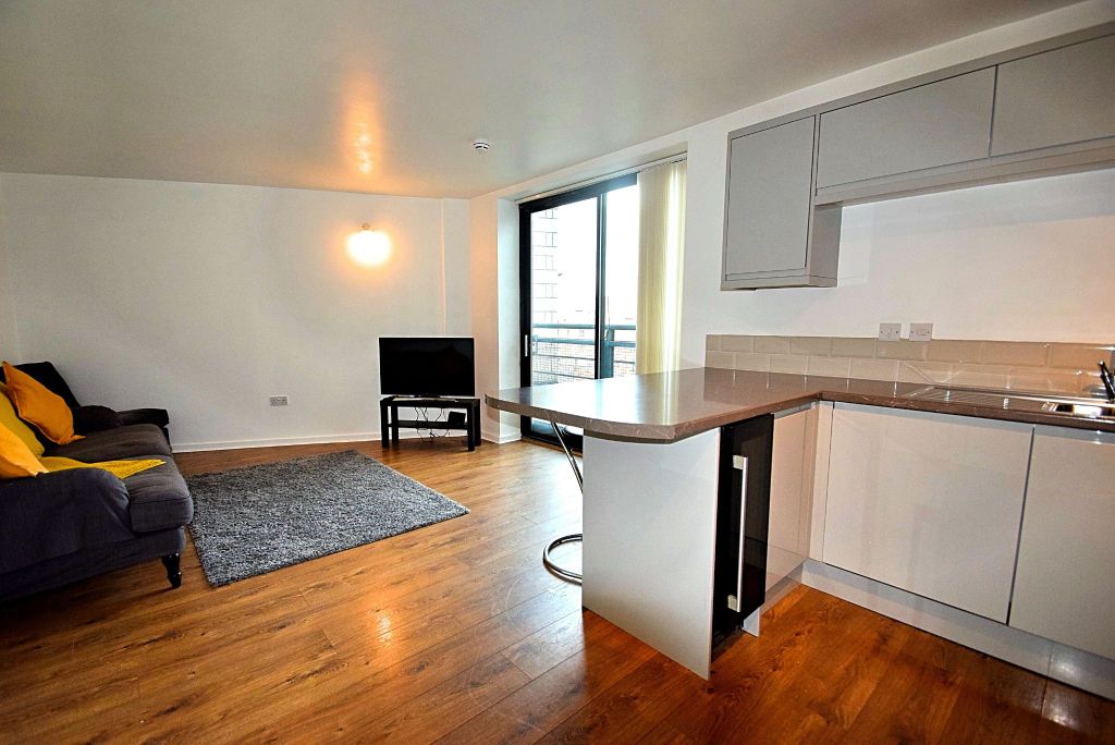 Property photo 1 of 16 2 Bedroom Apartment For Rent
