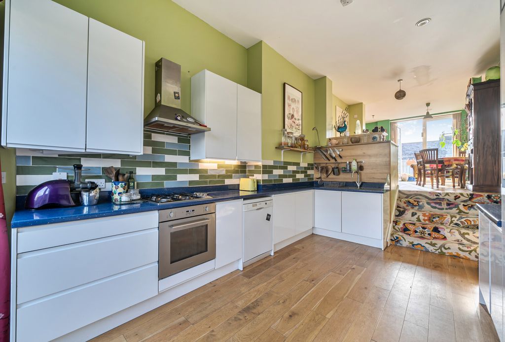 Property photo 3 of 25 1416520-14-699c60...