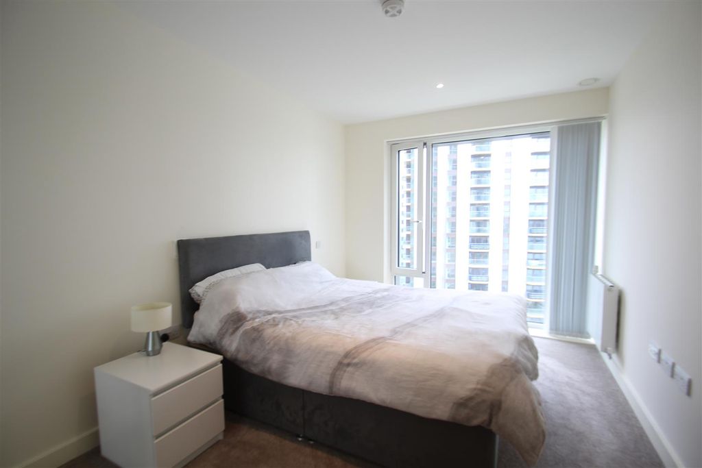 Property photo 3 of 8 Bedroom