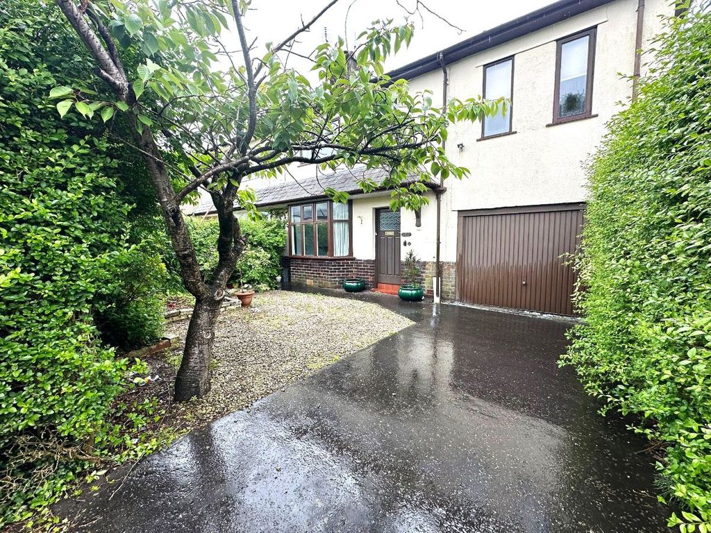 Property photo 1 of 27