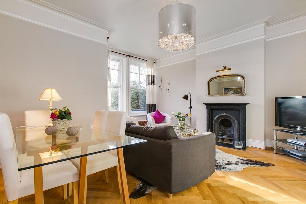 Property photo 2 of 8