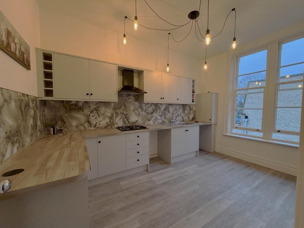 Property photo 1 of 8 Kitchen