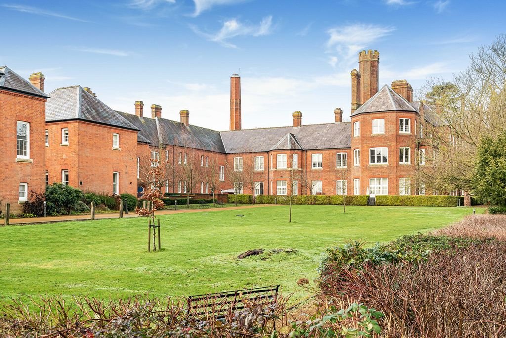 Property photo 1 of 22