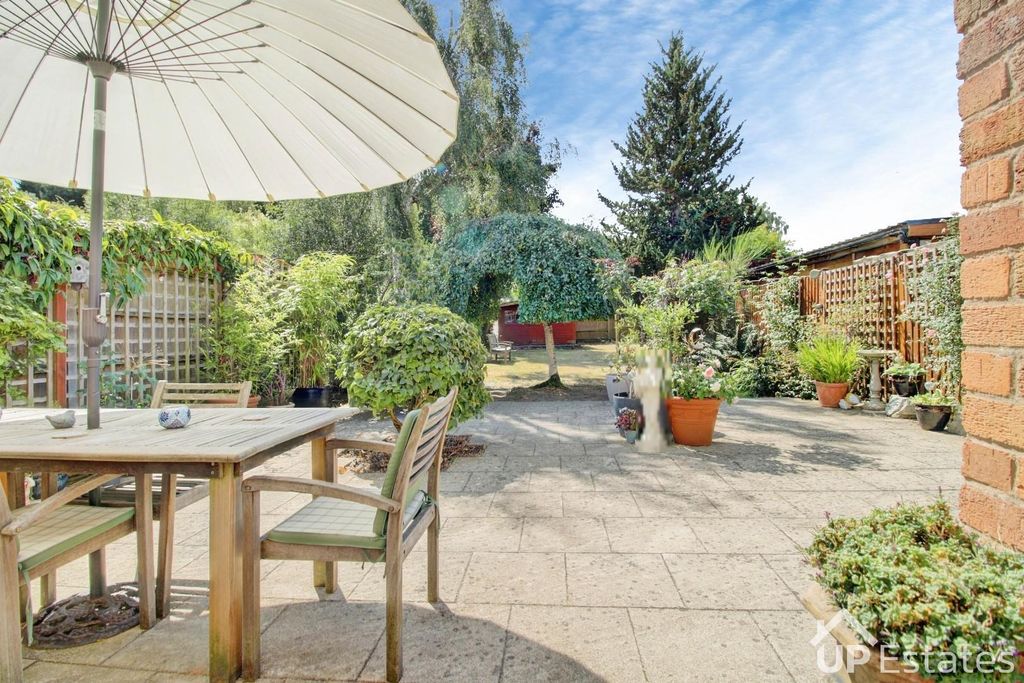 Property photo 2 of 21