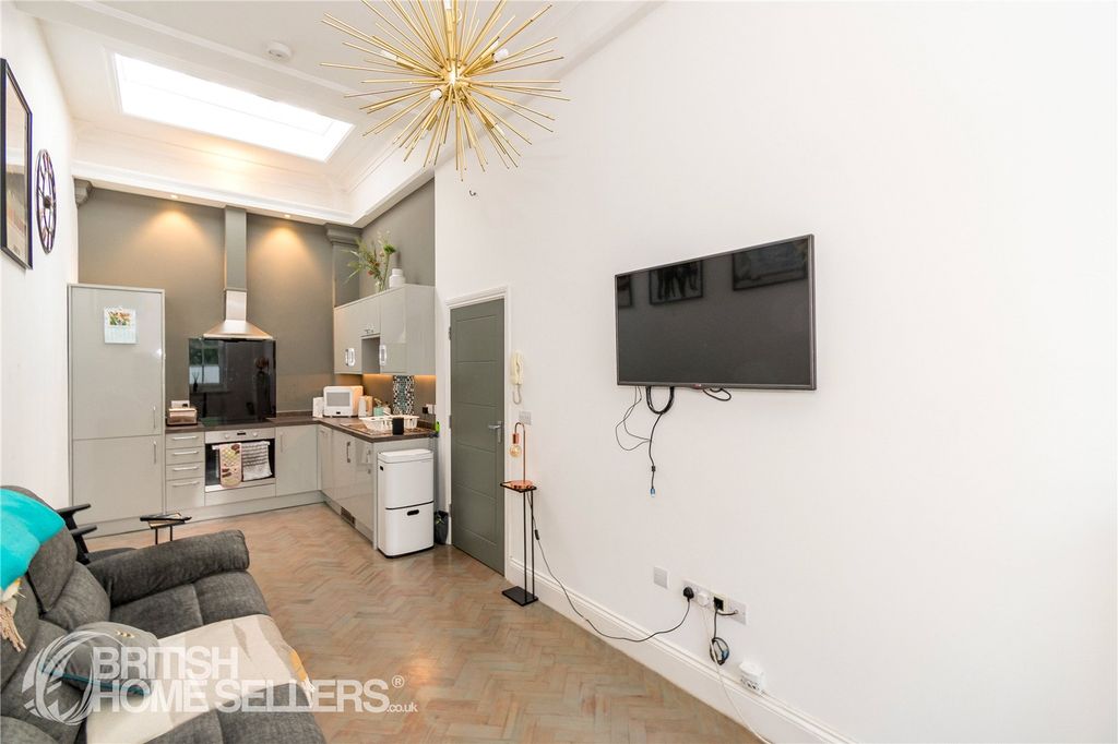 Property photo 3 of 11 Picture No. 22