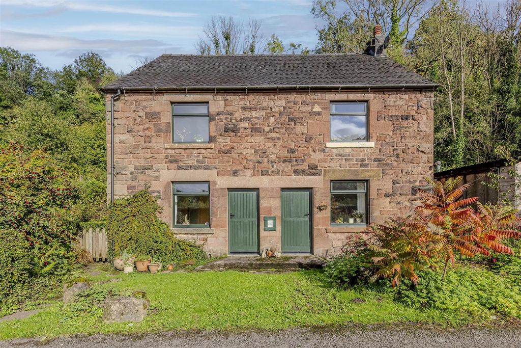 Property photo 1 of 56 Denise White Estate Agent's Comments
