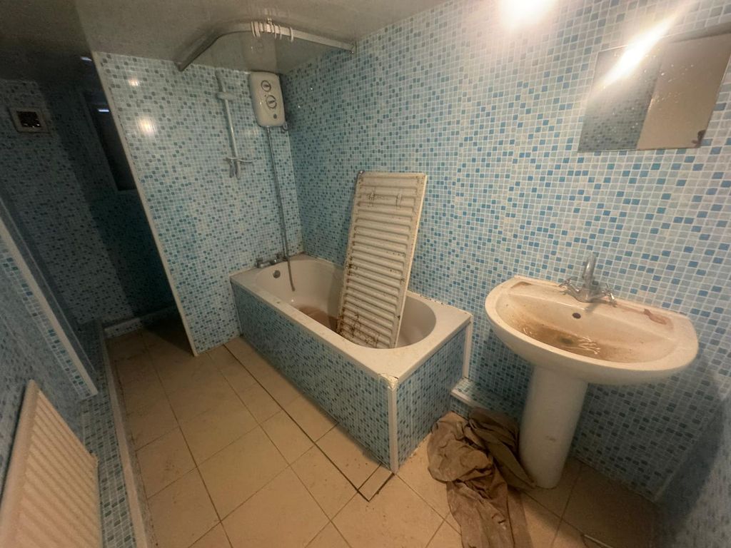 Property photo 2 of 3