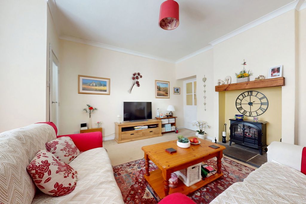 Property photo 3 of 12