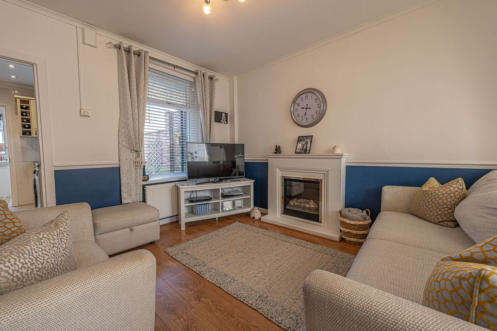 Property photo 3 of 23