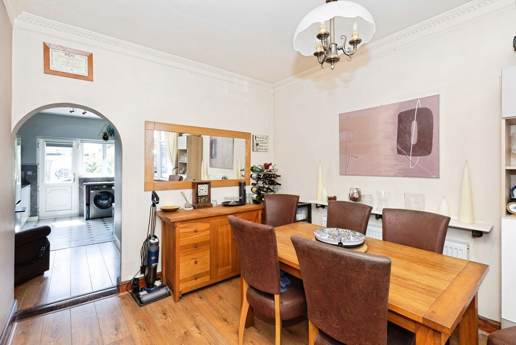 Property photo 3 of 23 Pbox-Img.Jpg