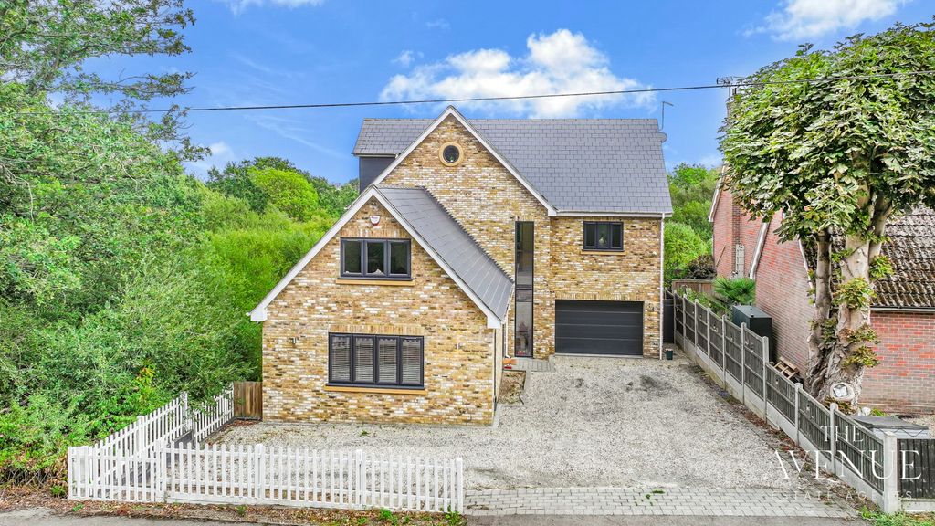 Property photo 1 of 43 5520781