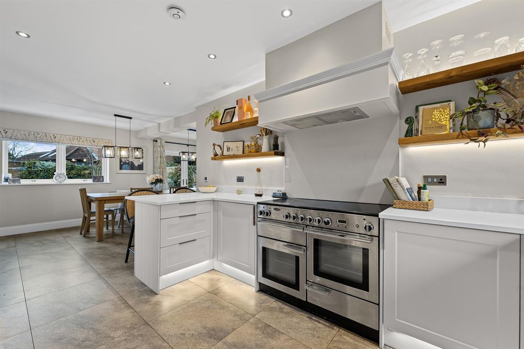 Property photo 2 of 34 15 Main Street-05.Jpg