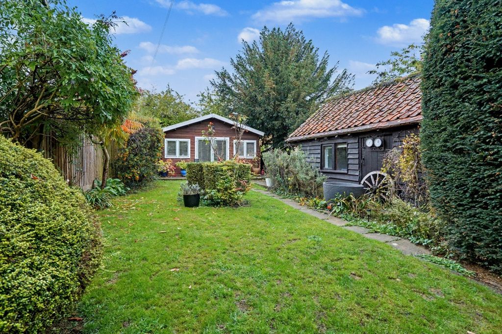 Property photo 2 of 28 Garden