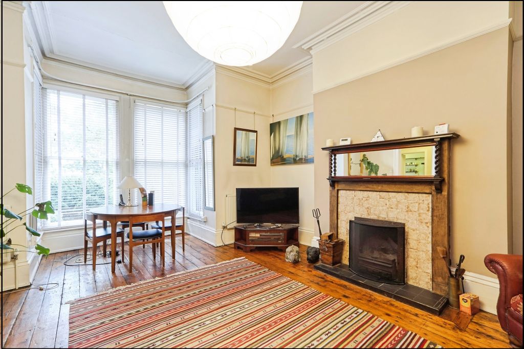 Property photo 2 of 20