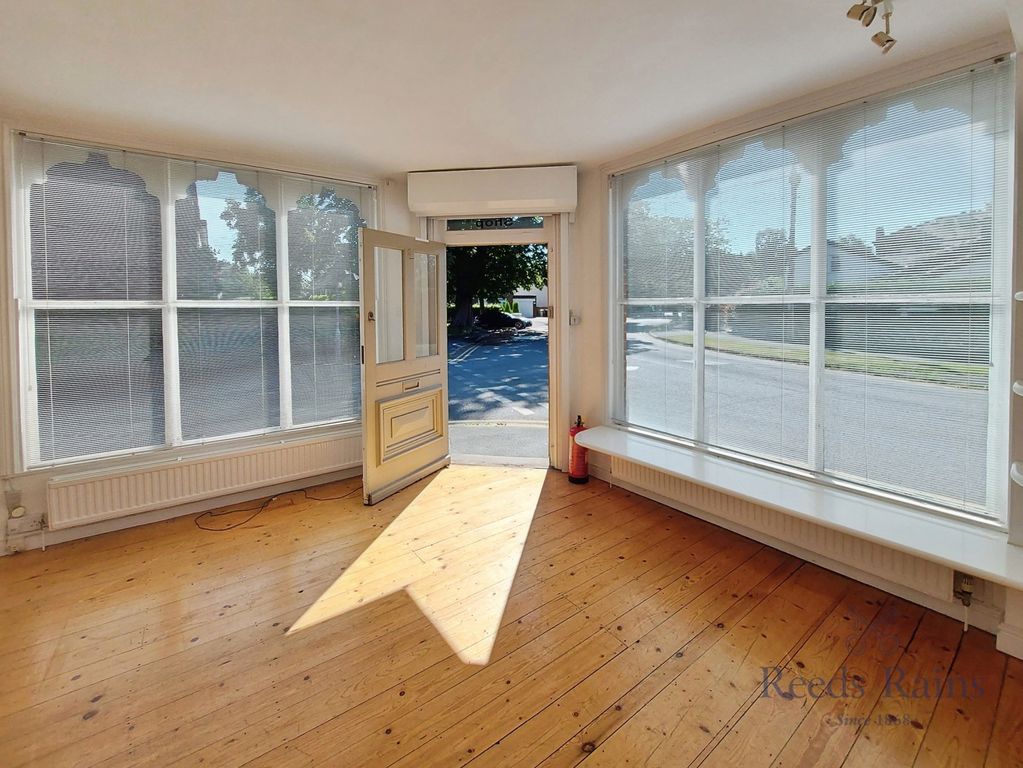 Property photo 3 of 18 Ground Floor
