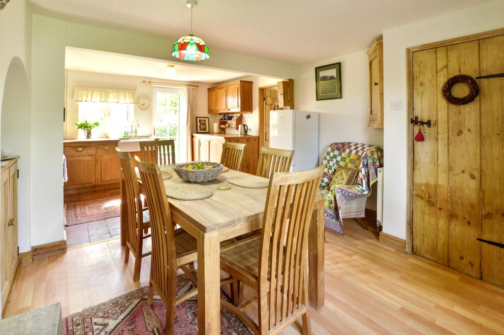 Property photo 3 of 35 30 Spital Hill 27 Jun 26 (10)