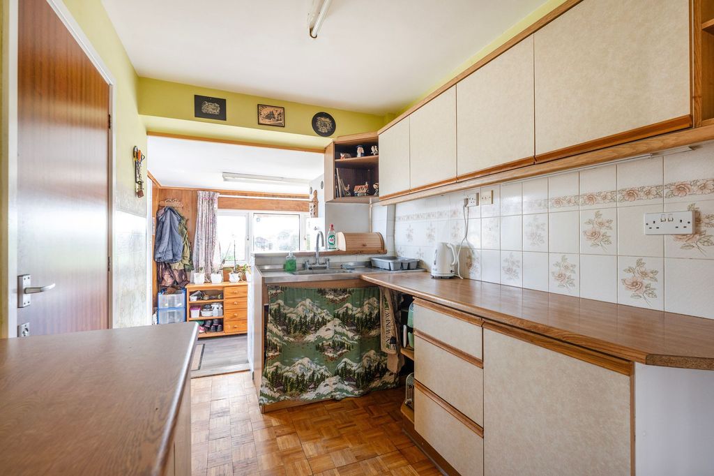 Property photo 3 of 20