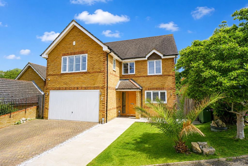 Property photo 1 of 35 6F85486F-9974-4632-8Dfa-c671888A06Db.Png
