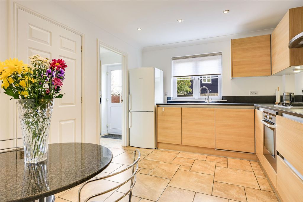 Property photo 3 of 23 Kitchen/ Breakfast Room