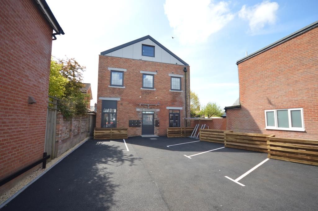 Property photo 1 of 3