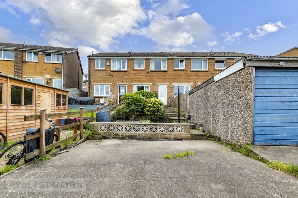 Property photo 2 of 16 Parking