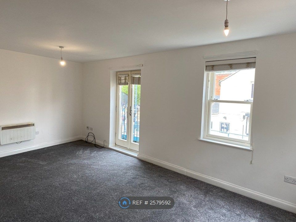 Property photo 2 of 8 Lounge