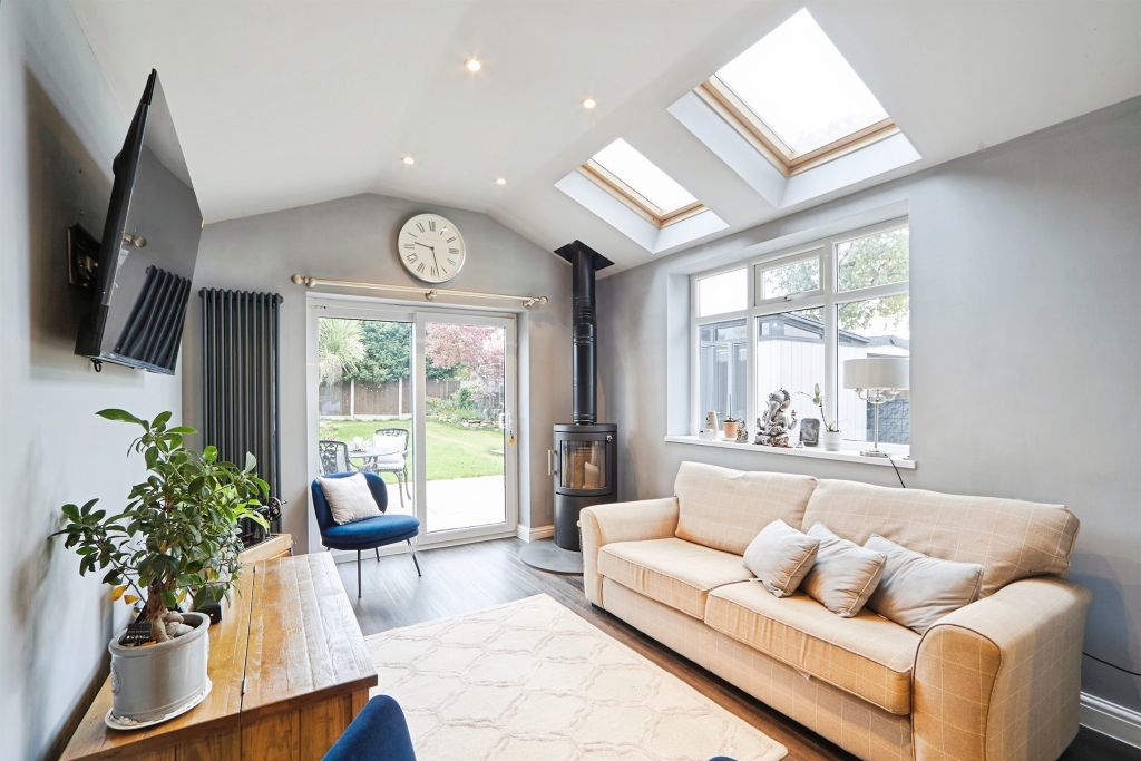 Property photo 3 of 18