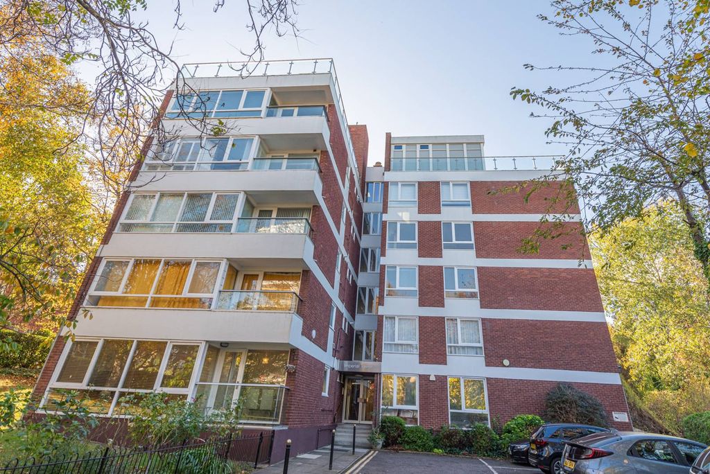 Property photo 2 of 10