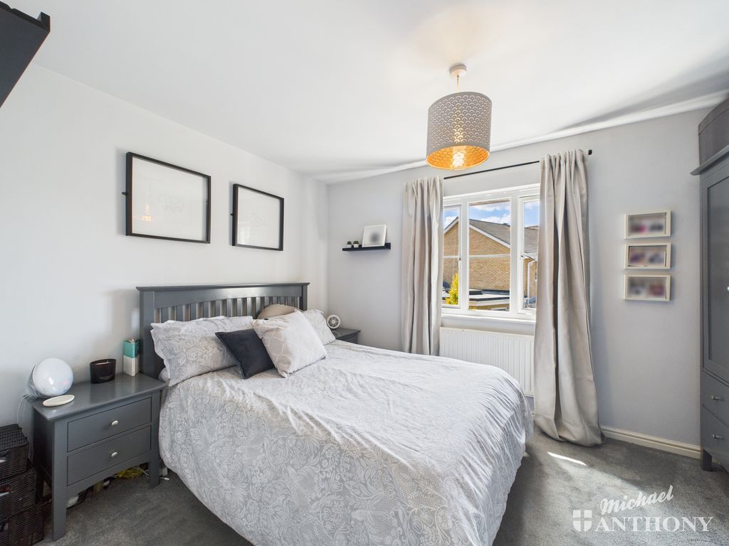 Property photo 3 of 17 Cam02773G0-Pr0353-Still001