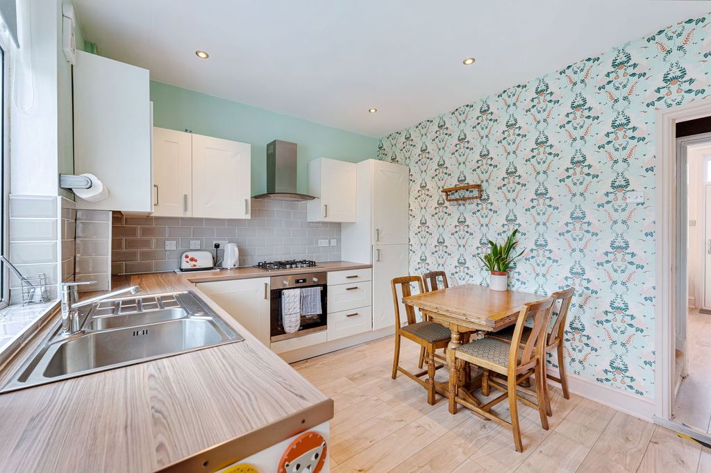 Property photo 3 of 22