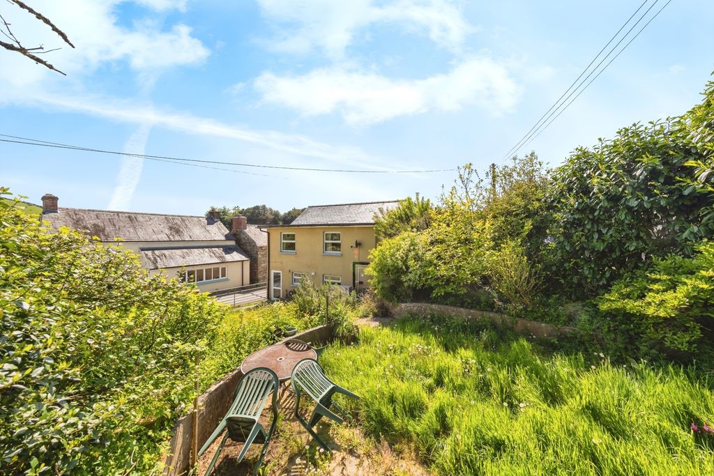 Property photo 2 of 16 Photo
