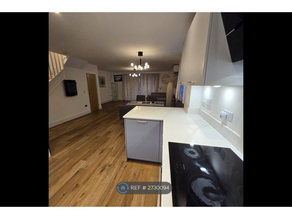 Property photo 2 of 30