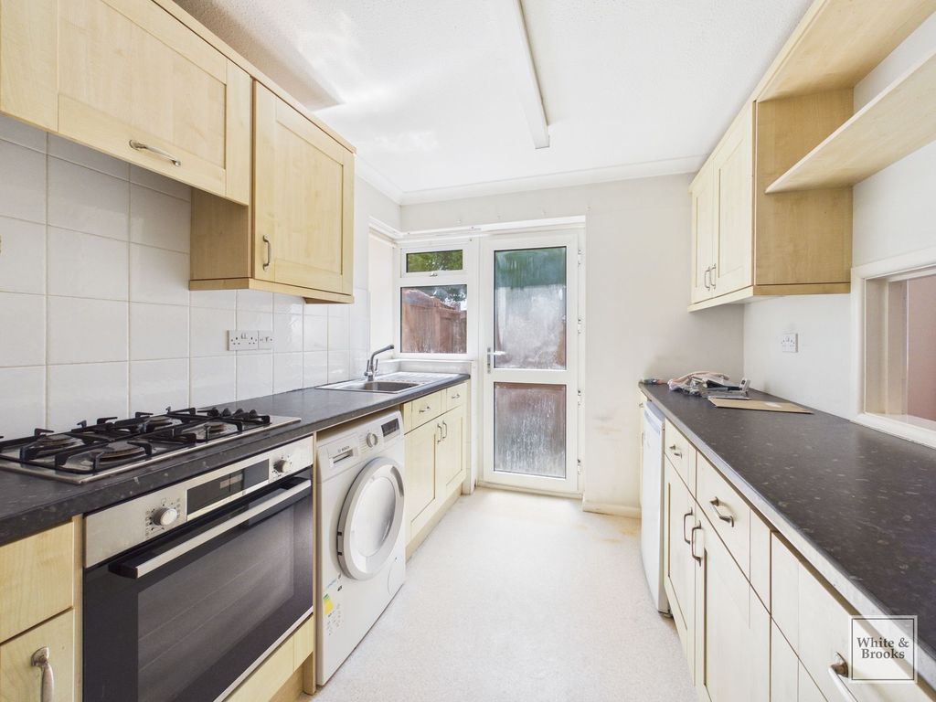 Property photo 2 of 19 Kitchen