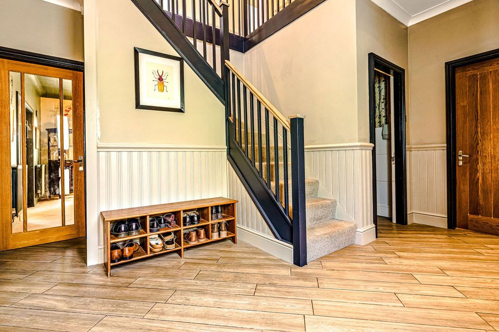 Property photo 3 of 30