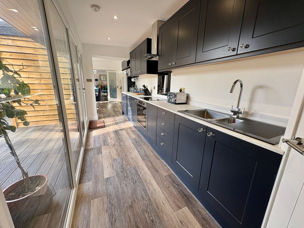 Property photo 3 of 21