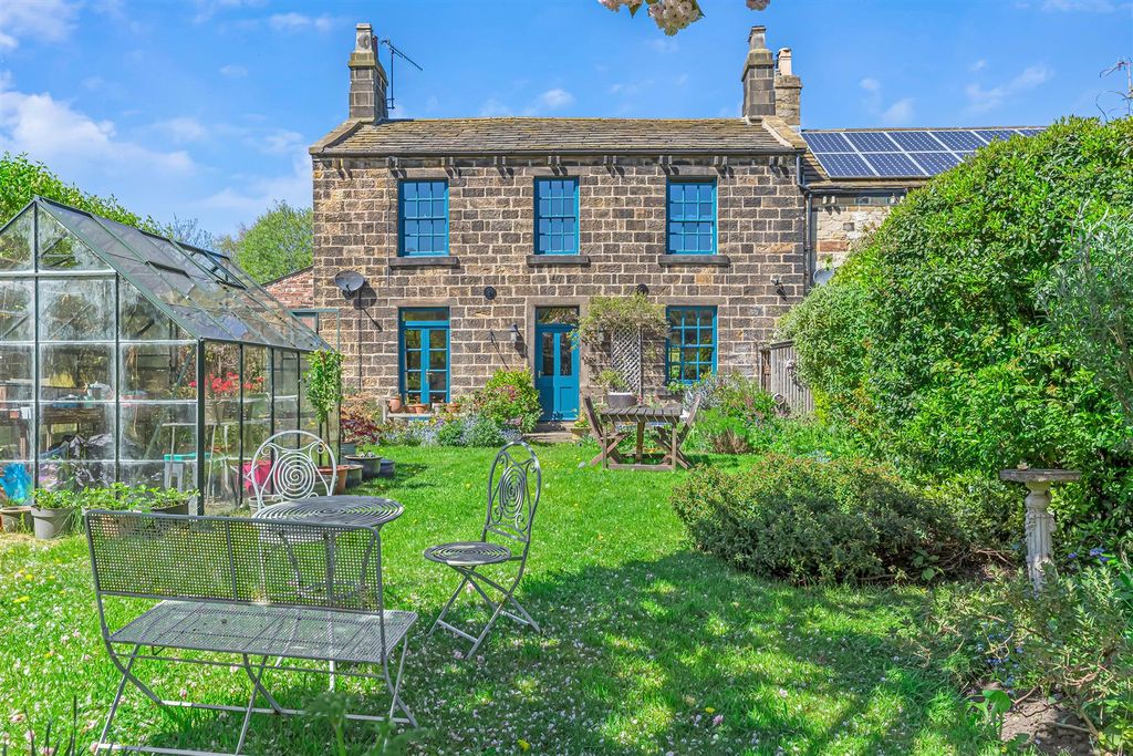 Property photo 1 of 44 Old St Clair Road
