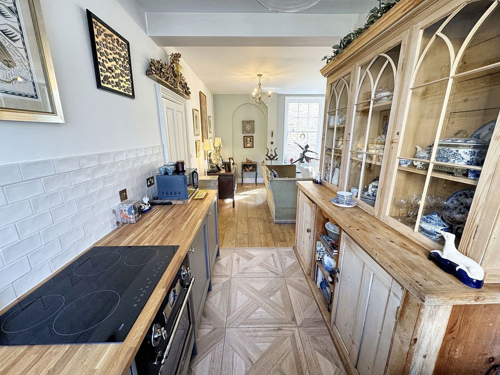 Property photo 3 of 23