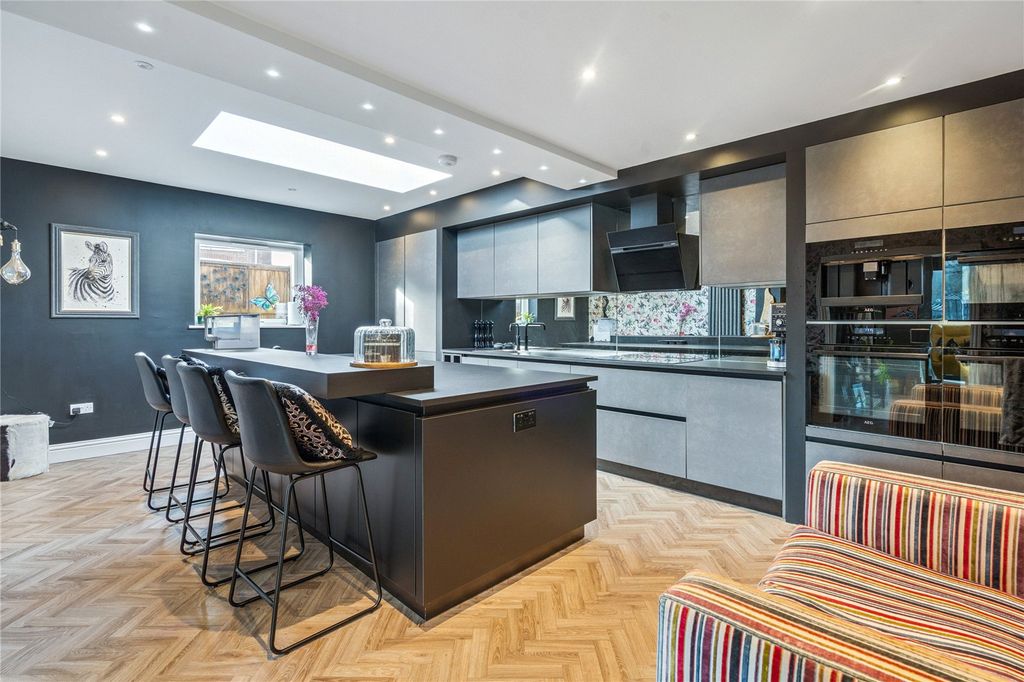 Property photo 2 of 19 Picture No. 22